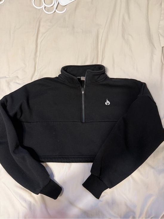 Ryderwear Tops - Ryderwear Black Half-Zip Crop Sweatshirt